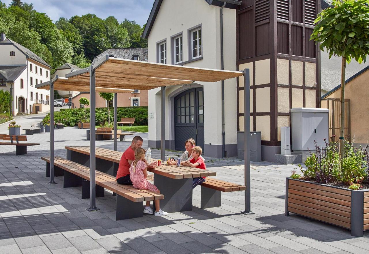 Hotel-Restaurant Beim Schlass Wiltz Exterior photo