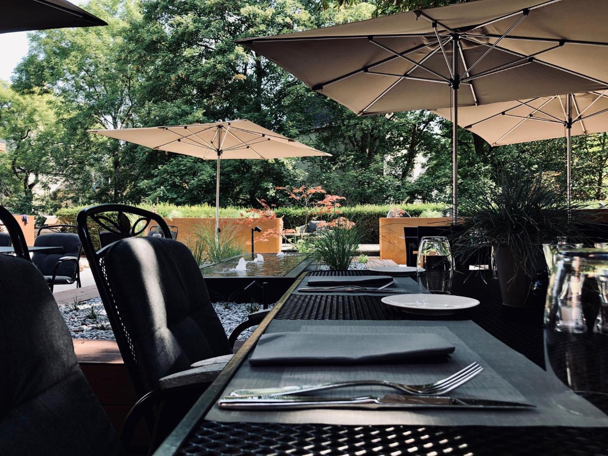 Hotel-Restaurant Beim Schlass Wiltz Exterior photo