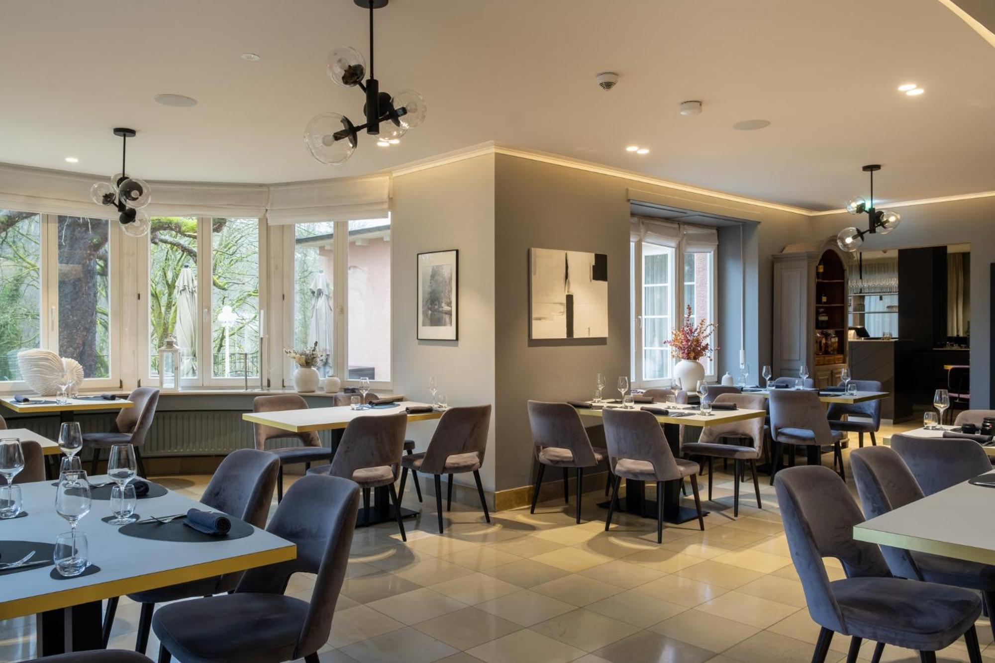 Hotel-Restaurant Beim Schlass Wiltz Exterior photo