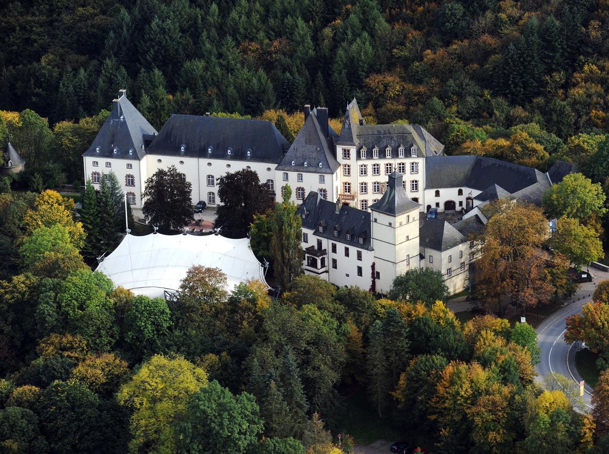 Hotel-Restaurant Beim Schlass Wiltz Exterior photo